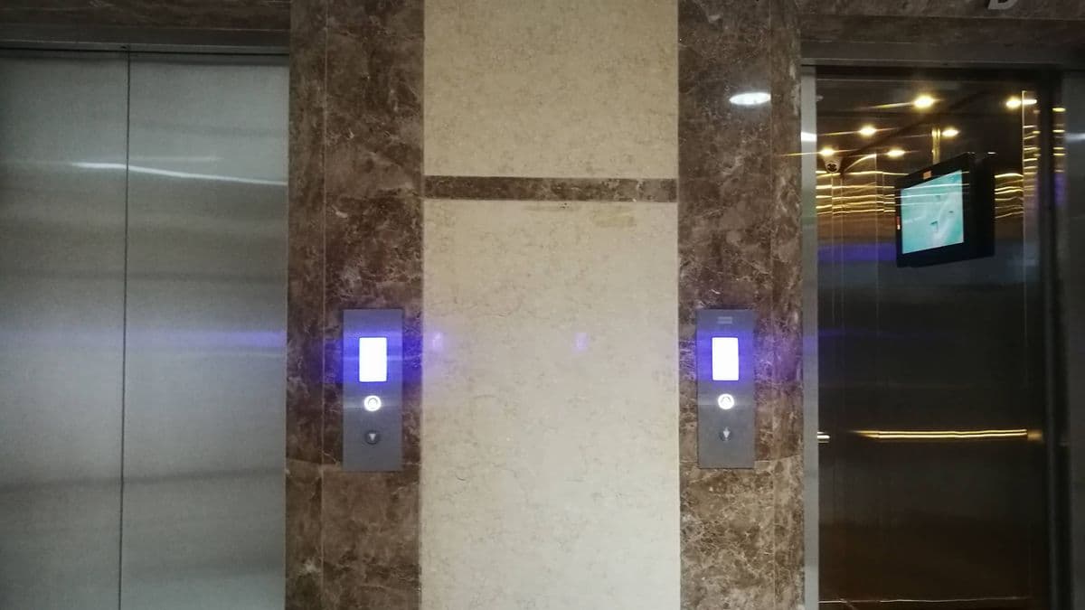 Hướng dẫn sử dụng thang máy an toàn và văn minh